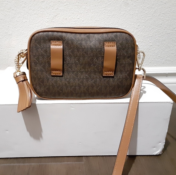 Michael Kors combo purse - Picture 2 of 13